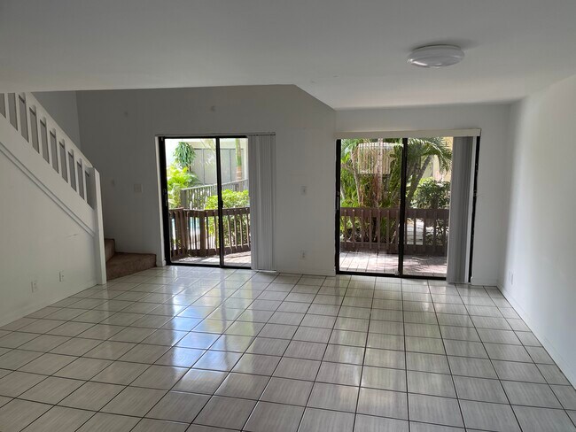 Building Photo - 24 Hendricks Isle