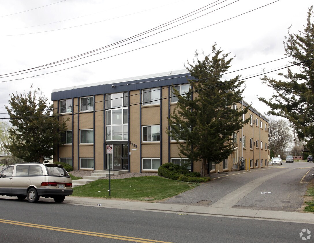 Foto del edificio - Fitzsimons Flats