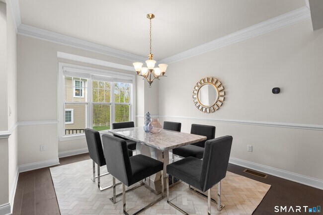 Foto del edificio - 16 Hunting Ridge Ln