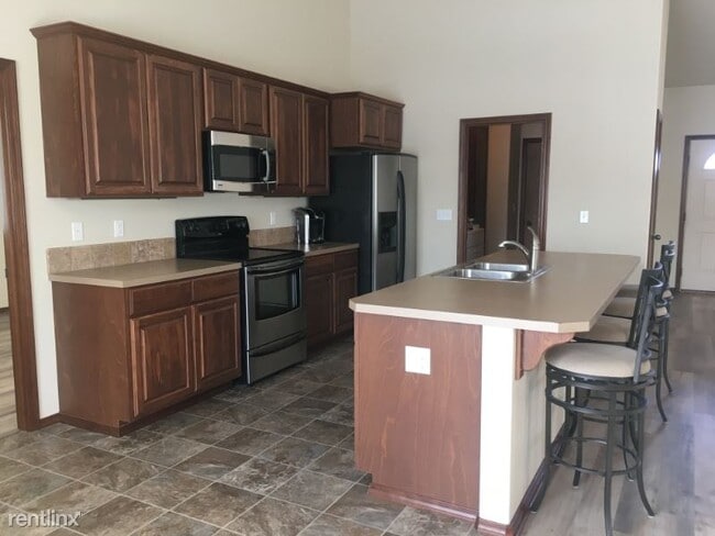 Building Photo - 3 br, 2 bath House - 5400 W Whitman St