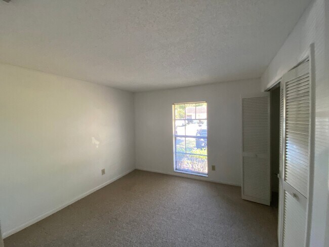 Foto del edificio - "Charming 2 Bed, 1 Bath Seffner Rental"
