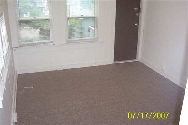 Building Photo - 428 S Division St