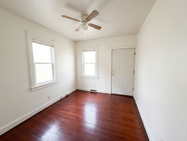 Foto del edificio - 3937 Lockwood Ave