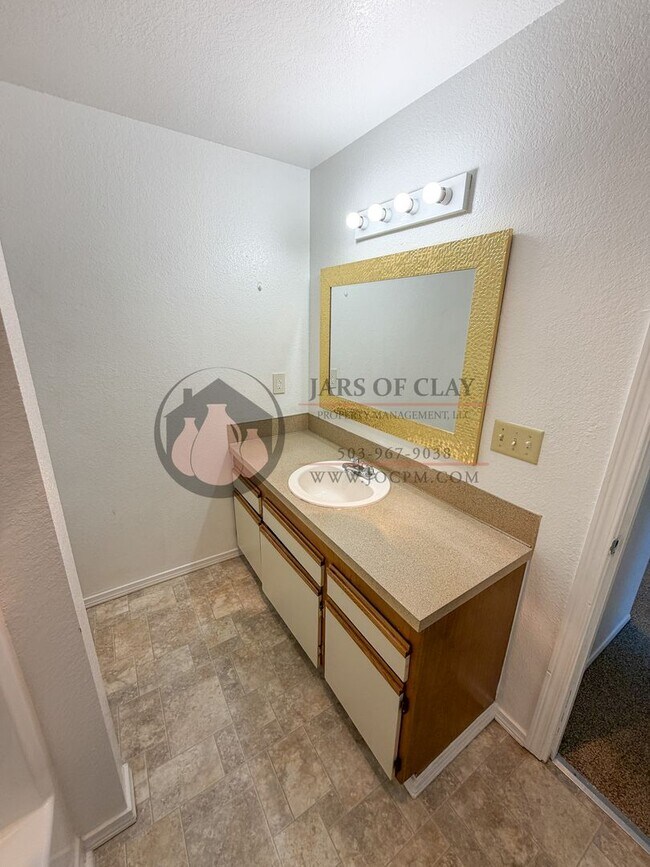 Foto del edificio - Upstairs Two Bedroom Apartment in Keizer