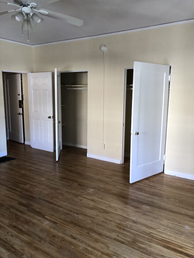 CLOSITS - 326 N Almont Dr
