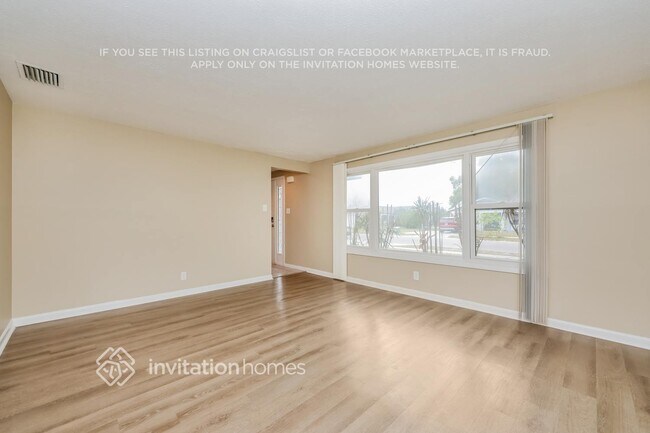 Foto del edificio - 1705 Village Ct