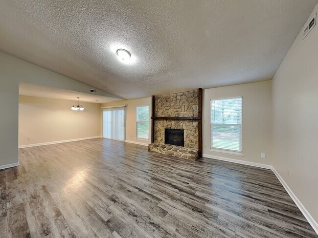 Building Photo - 4700 Cricklewood Ln