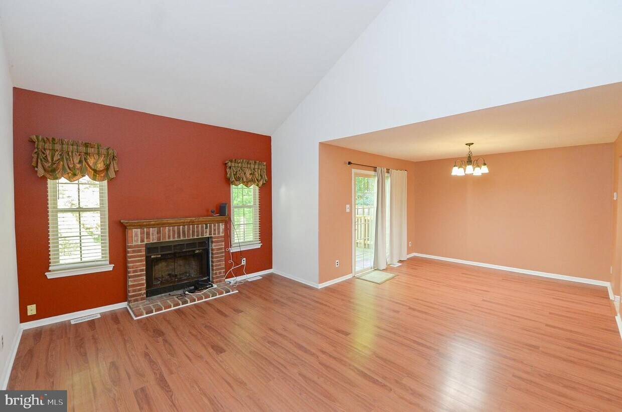 Primary Photo - 14 Bretshire Ct