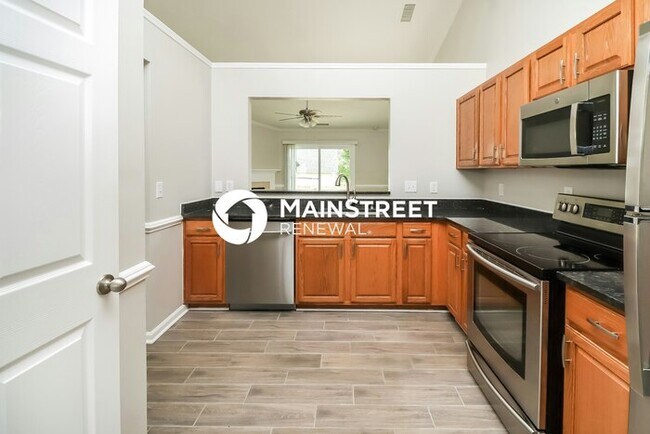 Foto del edificio - 4 Bedroom Pet-Friendly Home in CHARLOTTE, NC with Main Street Renewal