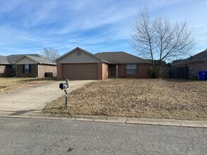 Building Photo - 570 Cherub Ct