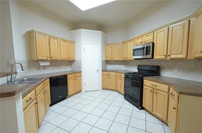 Building Photo - 9007 Wampton Wy