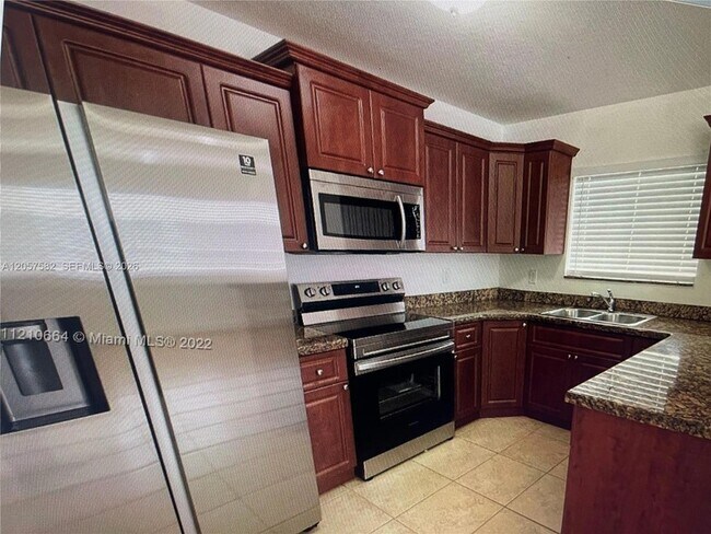 Foto del edificio - 5881 NW 32nd Ave