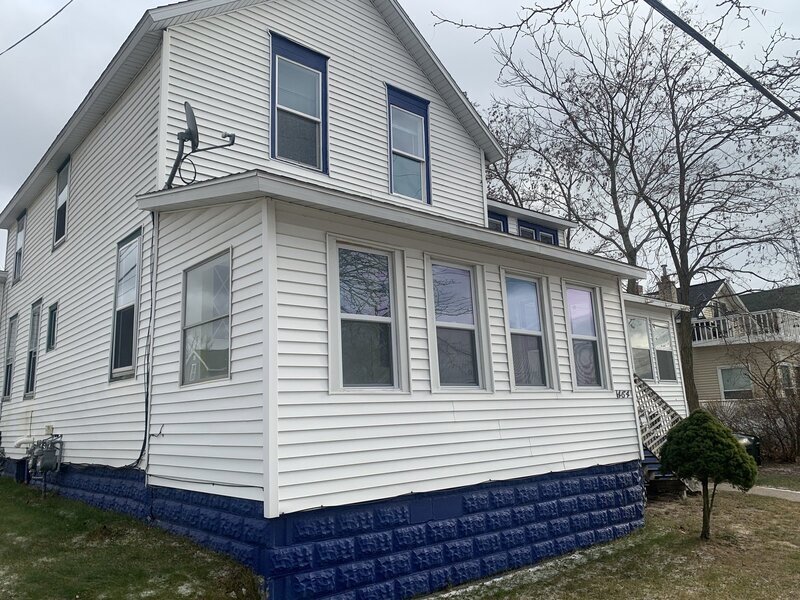 Primary Photo - 1464 Beach St