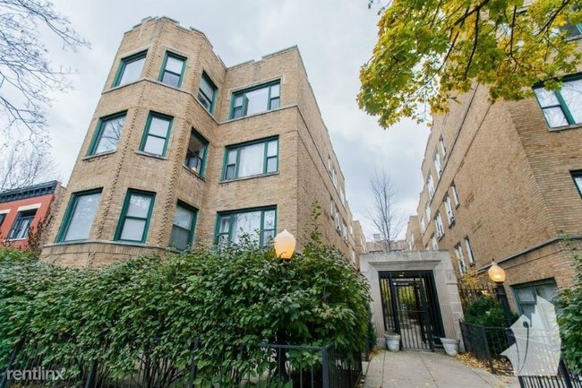 Foto del edificio - 677.5 W Wrightwood Ave