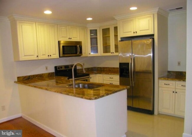 Building Photo - 1650 Westwind Way