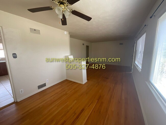 Building Photo - 2 Bedroom, 1 Bath Home Fully Landscaped