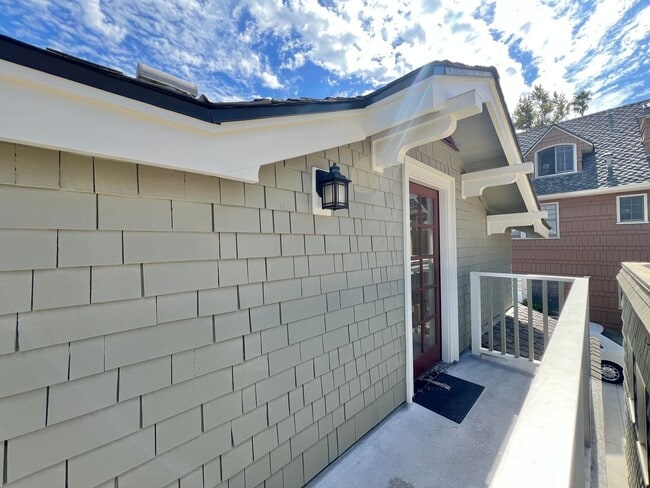 Building Photo - Charming Bluff Park Studio – Bright, Private, and Move-In Ready!