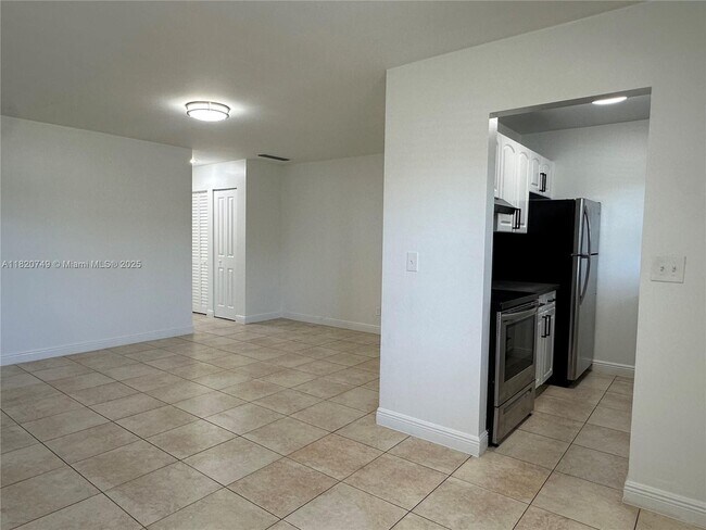Foto del edificio - 5841 SW 36th Ct
