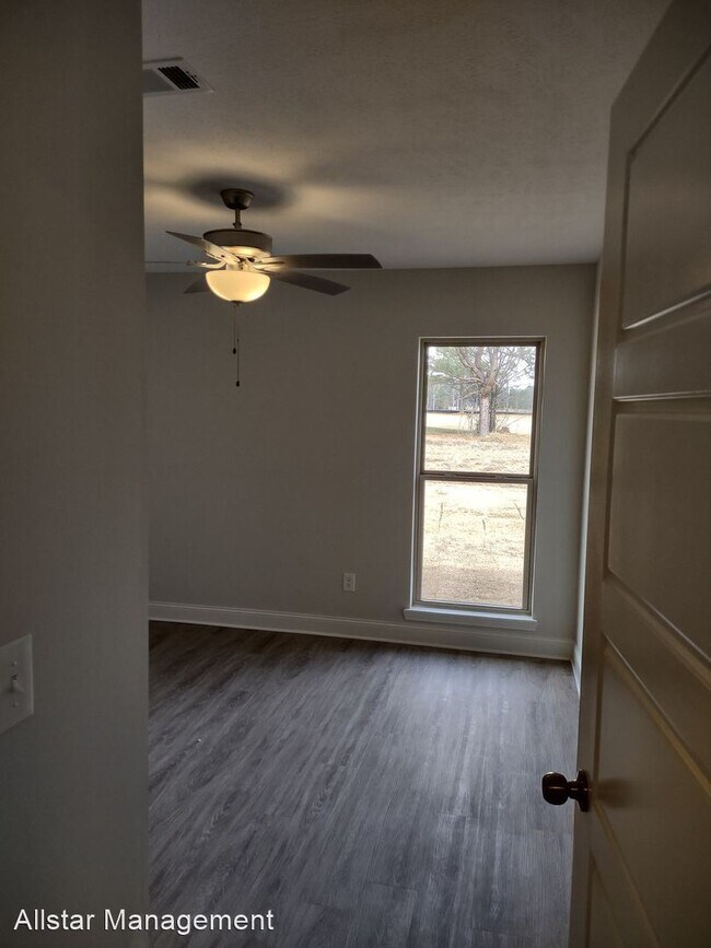 Building Photo - 4 br, 3 bath House - 628 Westfield Drive