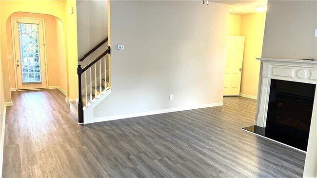 Foto del edificio - 3689 Brockenhurst Dr