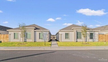 Building Photo - 13 Shavano Dr