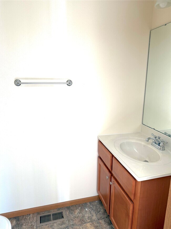 Foto del edificio - 1963 Nathan Ave