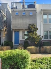 Building Photo - 2613 3rd St