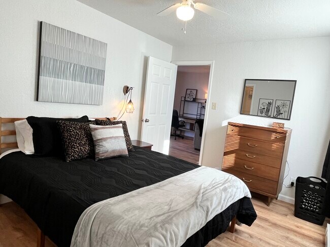 Building Photo - Rocky Court