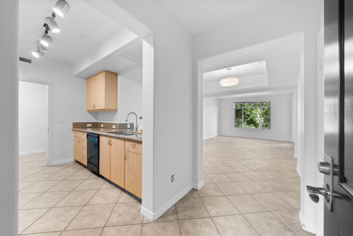 Foto principal - 8275 Station Village Ln