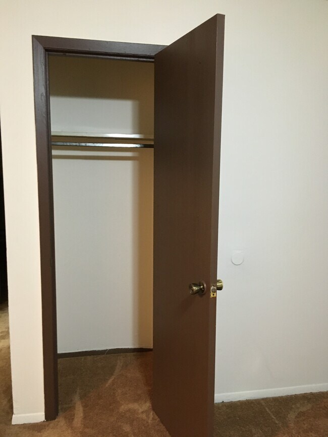 Foto del edificio - 1517 N Silver Ln