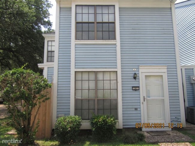 Building Photo - 287 Settlers Park Dr