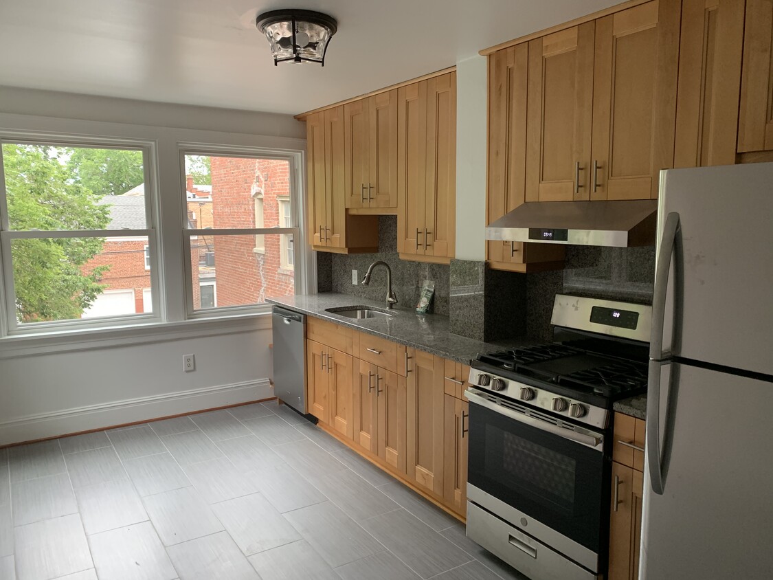 Foto principal - 1119 W Grace St