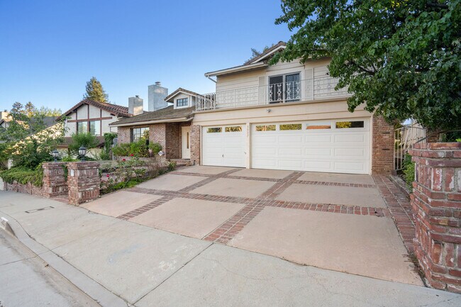 Building Photo - 3027 Nicada Dr