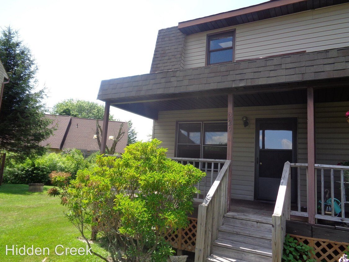 Primary Photo - 2 br, 1.5 bath Apartment - 220 Adams Lane