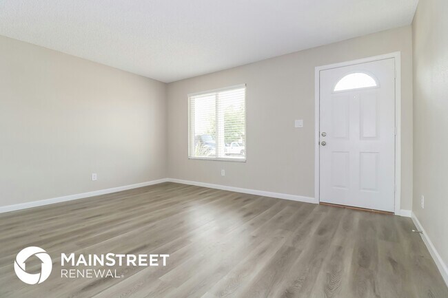 Building Photo - 8517 W Indianola Ave