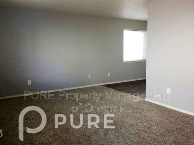 Building Photo - 12263 SE Steele St
