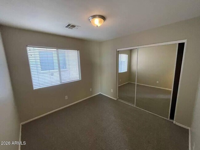 Foto del edificio - 5409 S 7th Dr