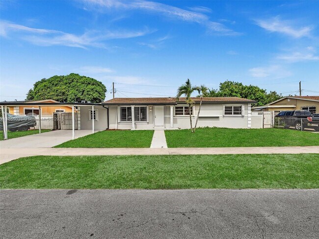 Foto del edificio - 19021 NW 23rd Ct