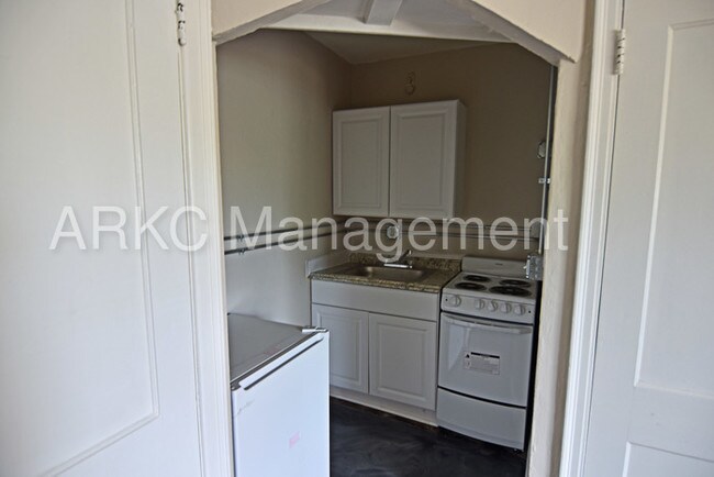 Foto del edificio - First Month Free!