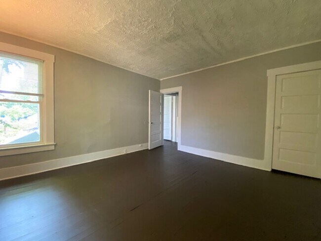 Foto del edificio - 612/614 Cedar St