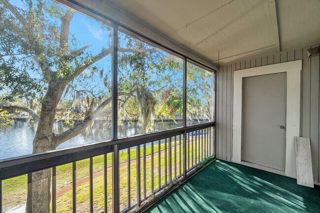 Foto del edificio - 6311 Newtown Cir