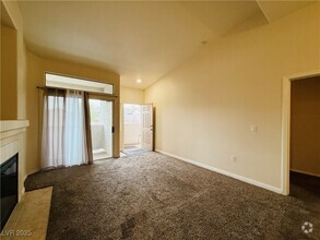 Building Photo - 2305 W Horizon Ridge Pkwy