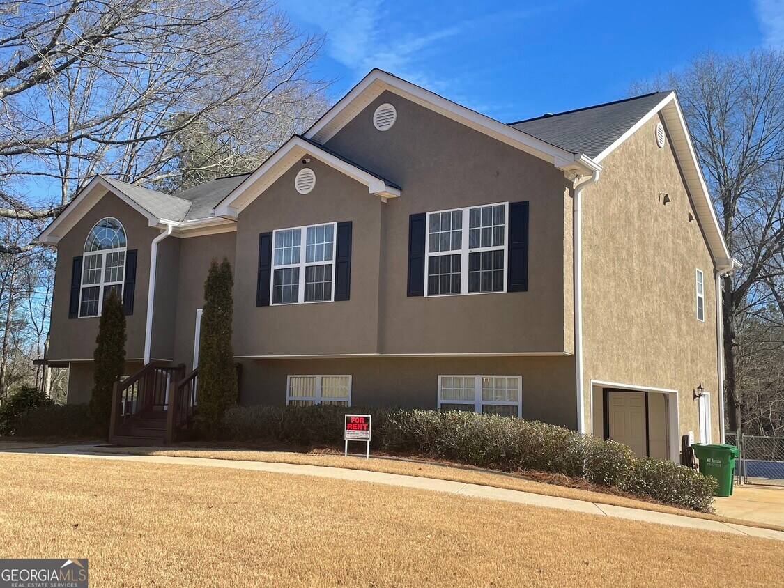 10 Bretts Bend, Sharpsburg, GA 30277 House Rental in Sharpsburg, GA