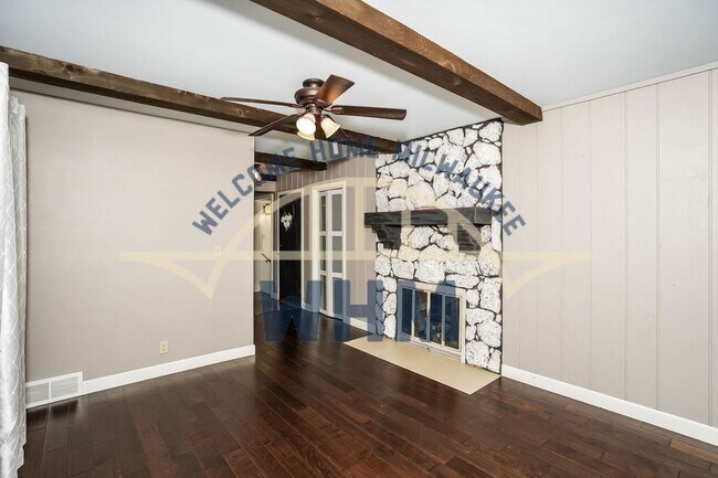 Foto del edificio - 17505 Royalcrest Dr