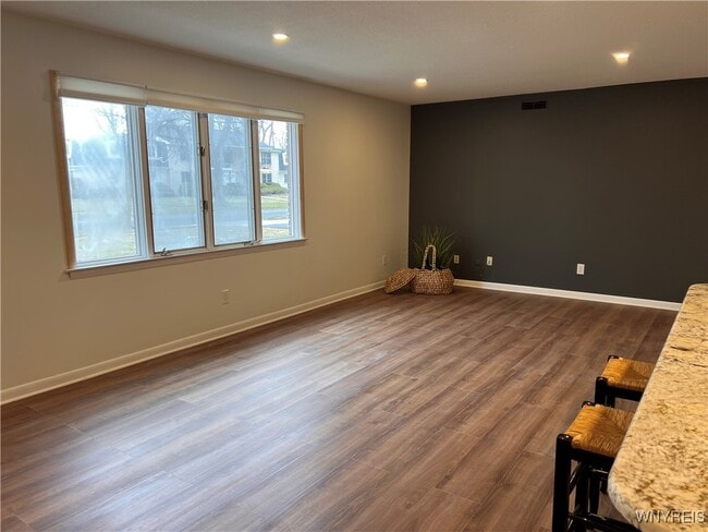 Building Photo - 149 Denrose Dr