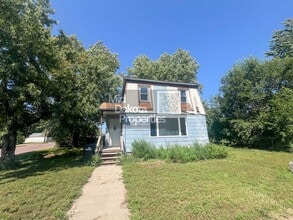 Building Photo - 1122 W 3rd Ave