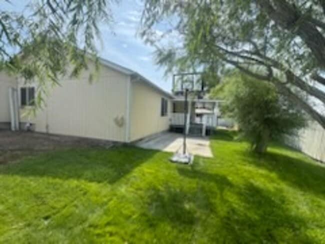 Building Photo - 2089 NW Eucalyptus Dr