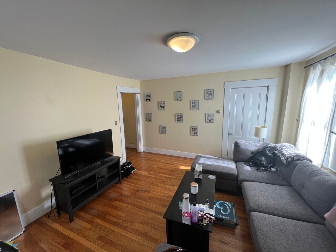 Foto principal - 639 Somerville Ave