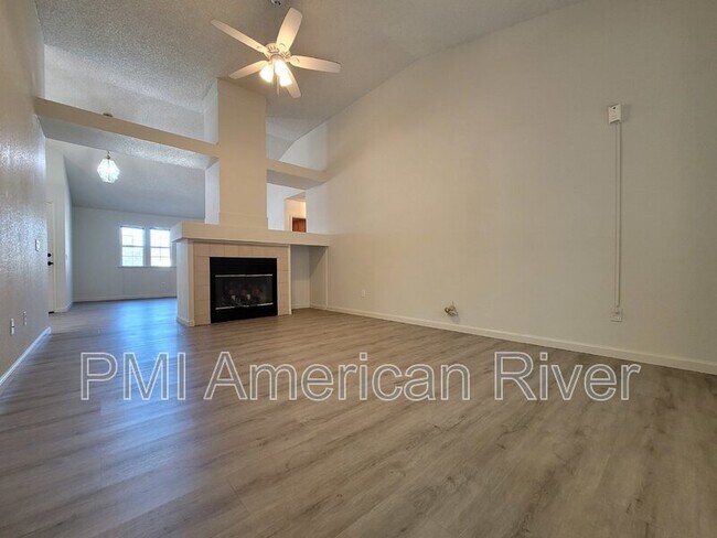 Foto del edificio - 3408 Stoney Rd