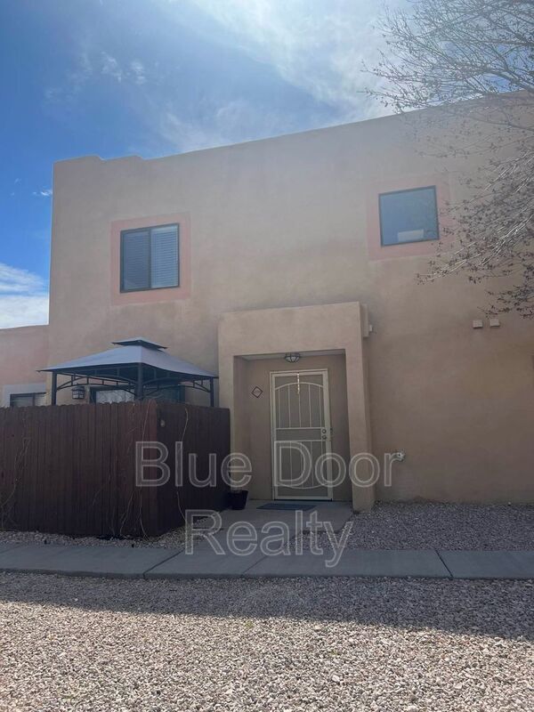 Foto principal - 4801 Irving Blvd NW